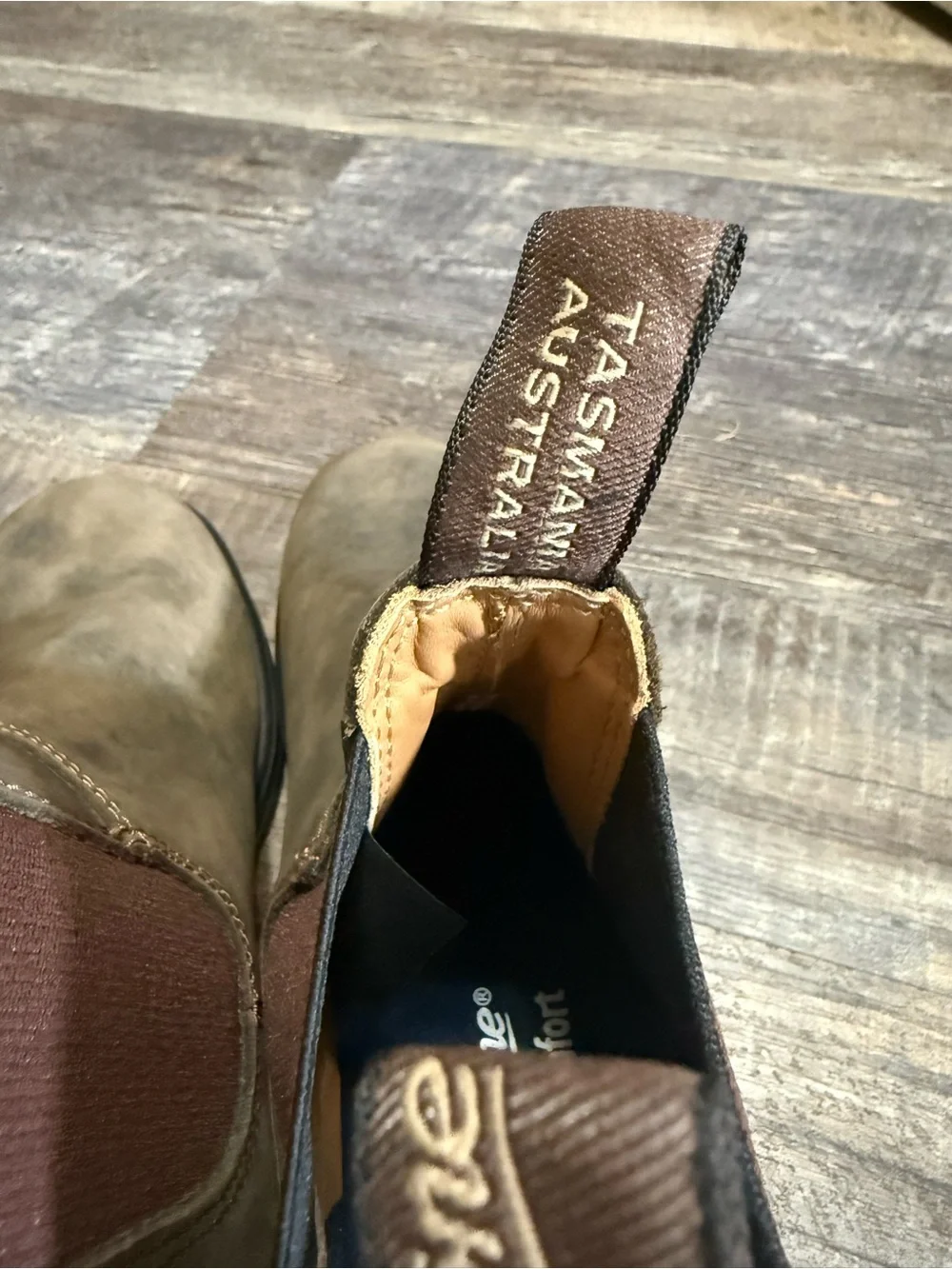 Blundstone Brown Chelsea Boots NWOB